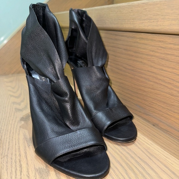 VINTAGE CALF SKIN CASADI Black Twist Open Toe Heeled Sandal - Picture 2 of 5